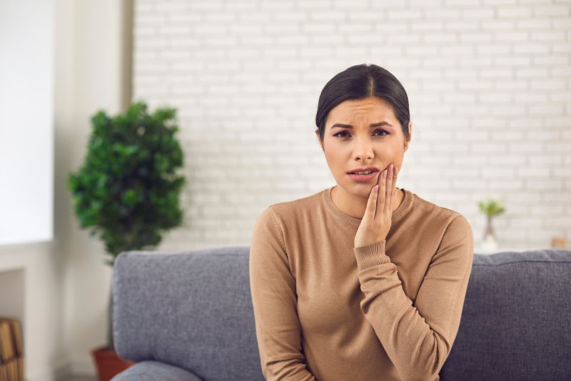 Girl suffering from cheek swelling